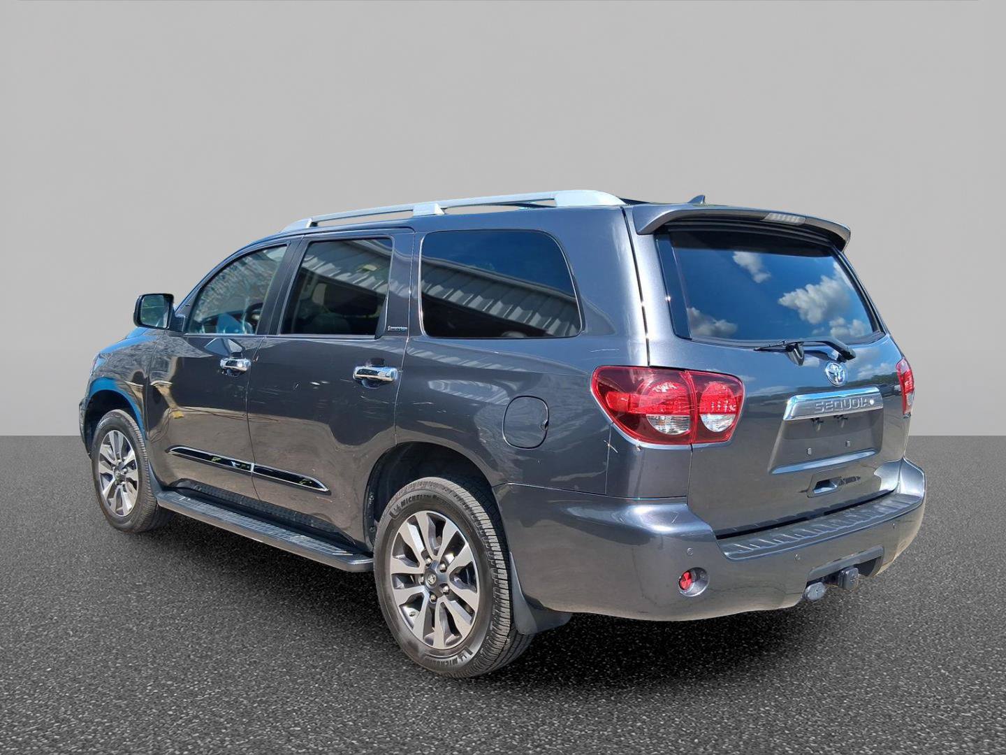 Used 2019 Toyota Sequoia Limited w/ Safety & Convenience Package AWD/4WD image 6