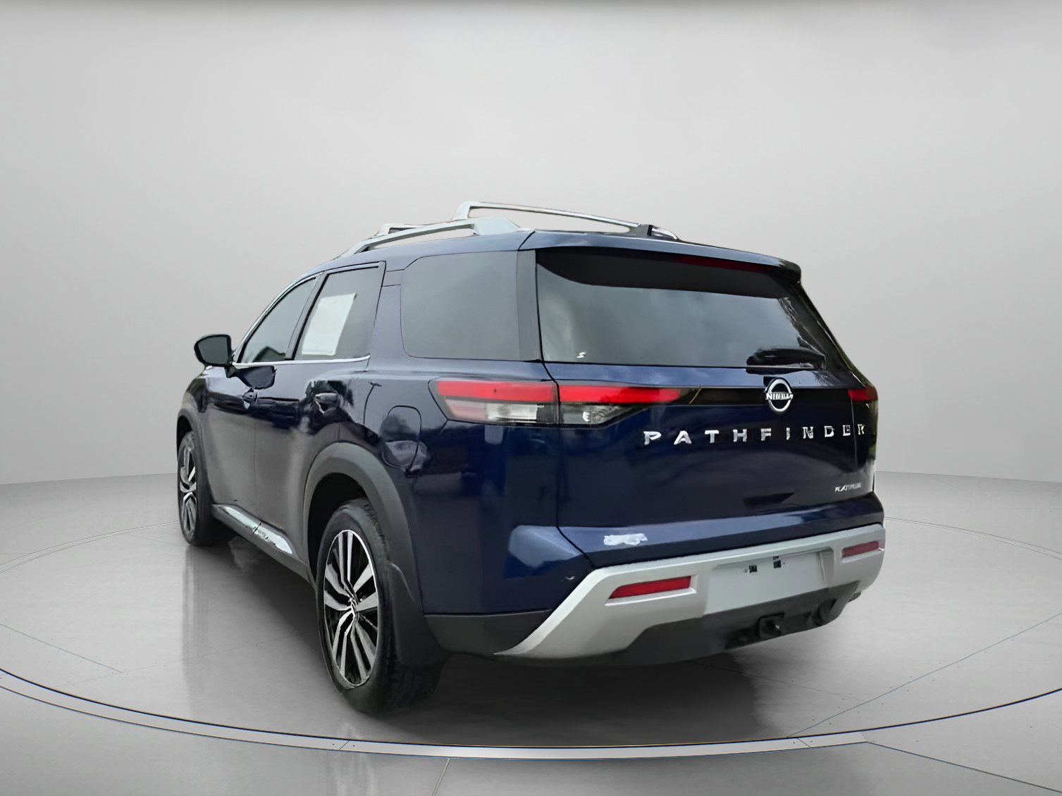 Used 2024 Nissan Pathfinder Platinum image 14