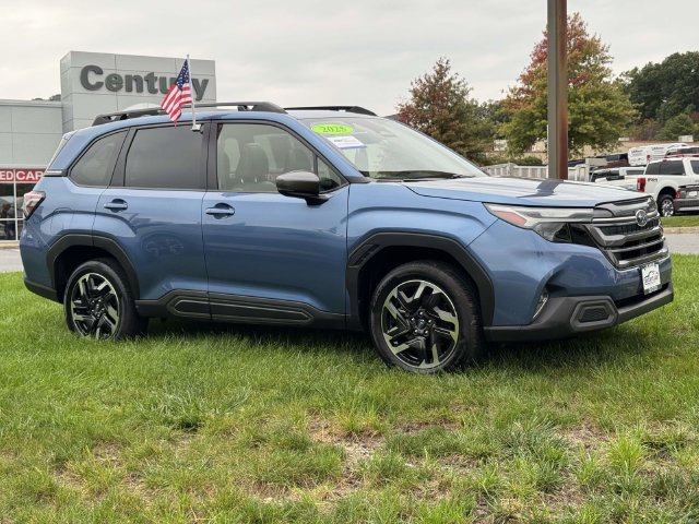Used 2025 Subaru Forester Limited AWD/4WD image 2