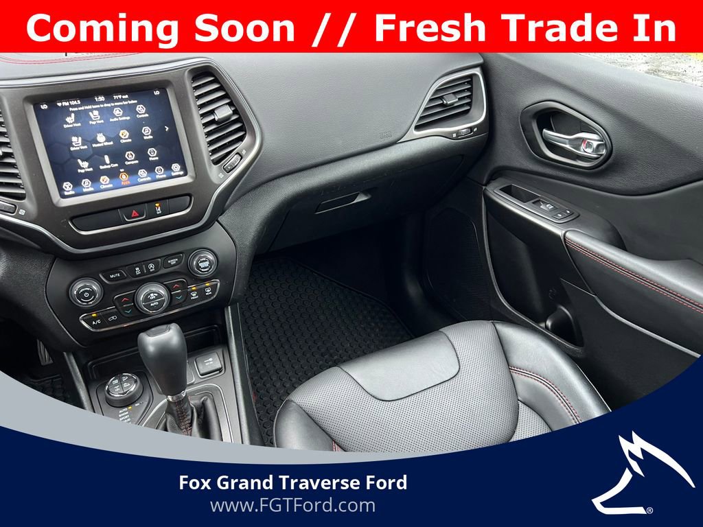 Used 2022 Jeep Cherokee Trailhawk w/ Premium Leather Package AWD/4WD image 33