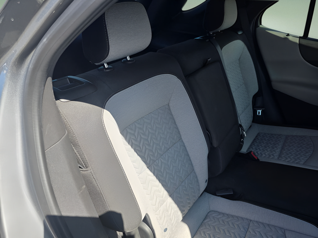 Used 2023 Chevrolet Equinox LT FWD image 28