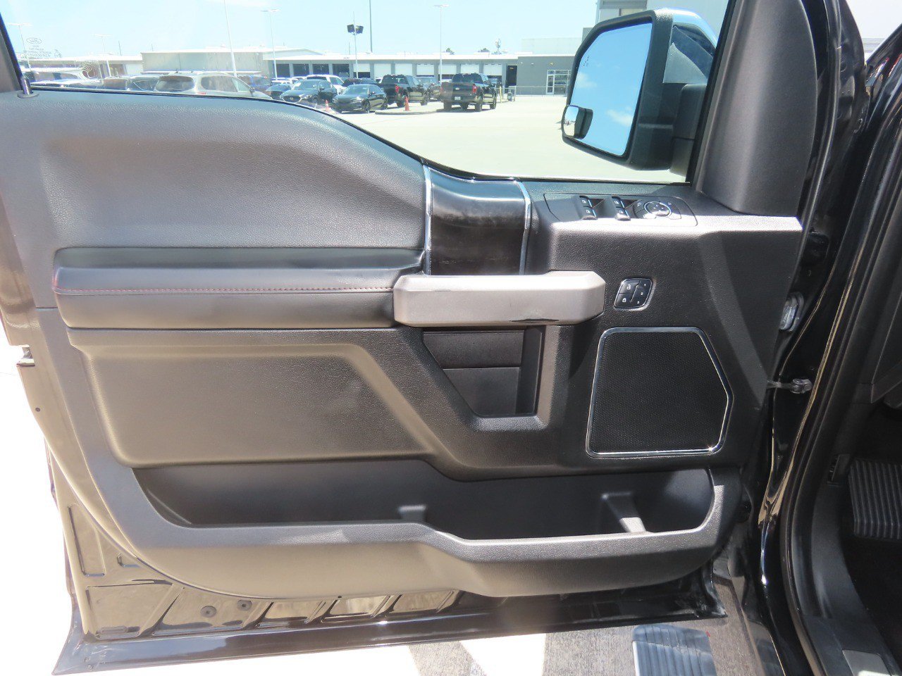 Certified 2018 Ford F150 Platinum w/ Equipment Group 701A Luxury RWD image 25