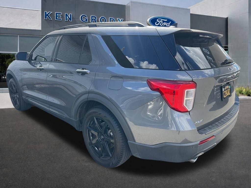 Certified 2021 Ford Explorer XLT w/ Equipment Group 202A image 3