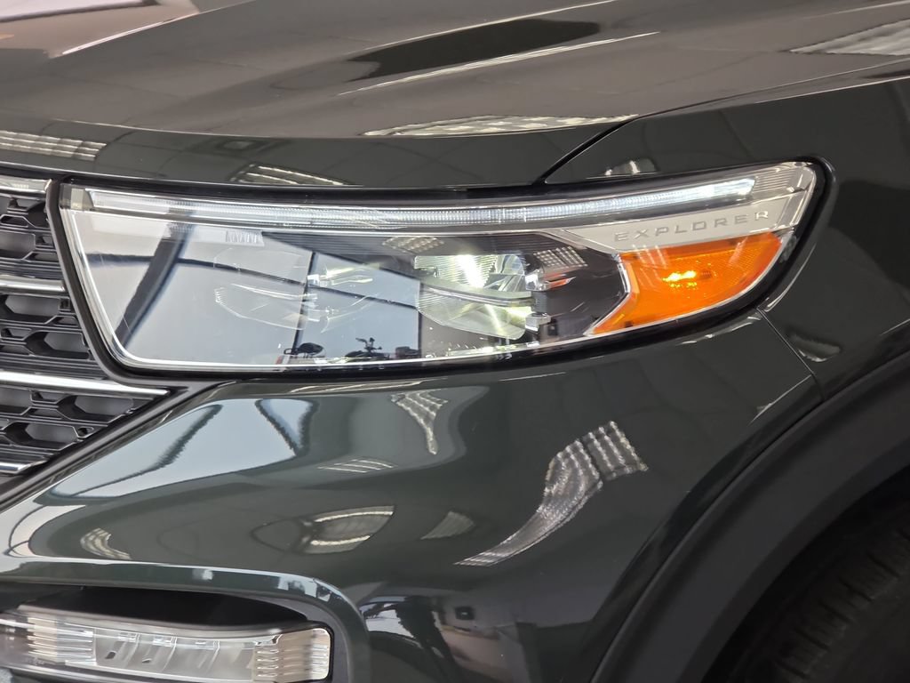 Certified 2023 Ford Explorer XLT w/ Equipment Group 202A AWD/4WD image 28