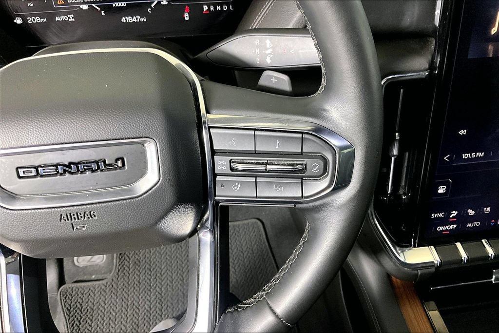 Used 2025 GMC Yukon Denali AWD/4WD image 15