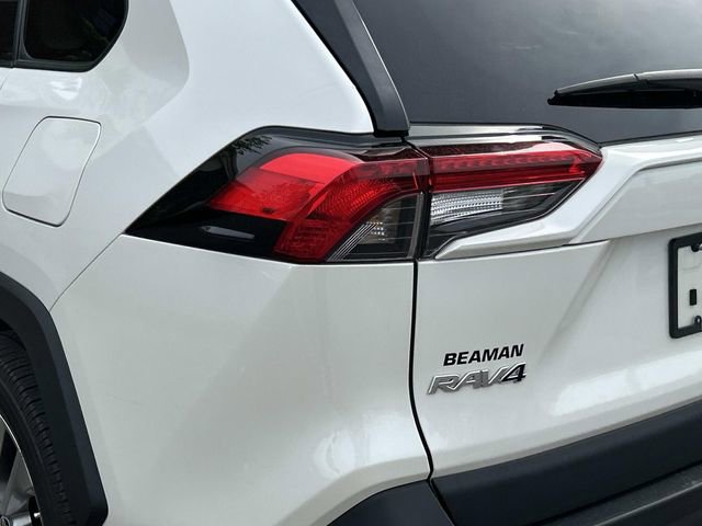 Used 2022 Toyota RAV4 XLE Premium AWD/4WD image 6