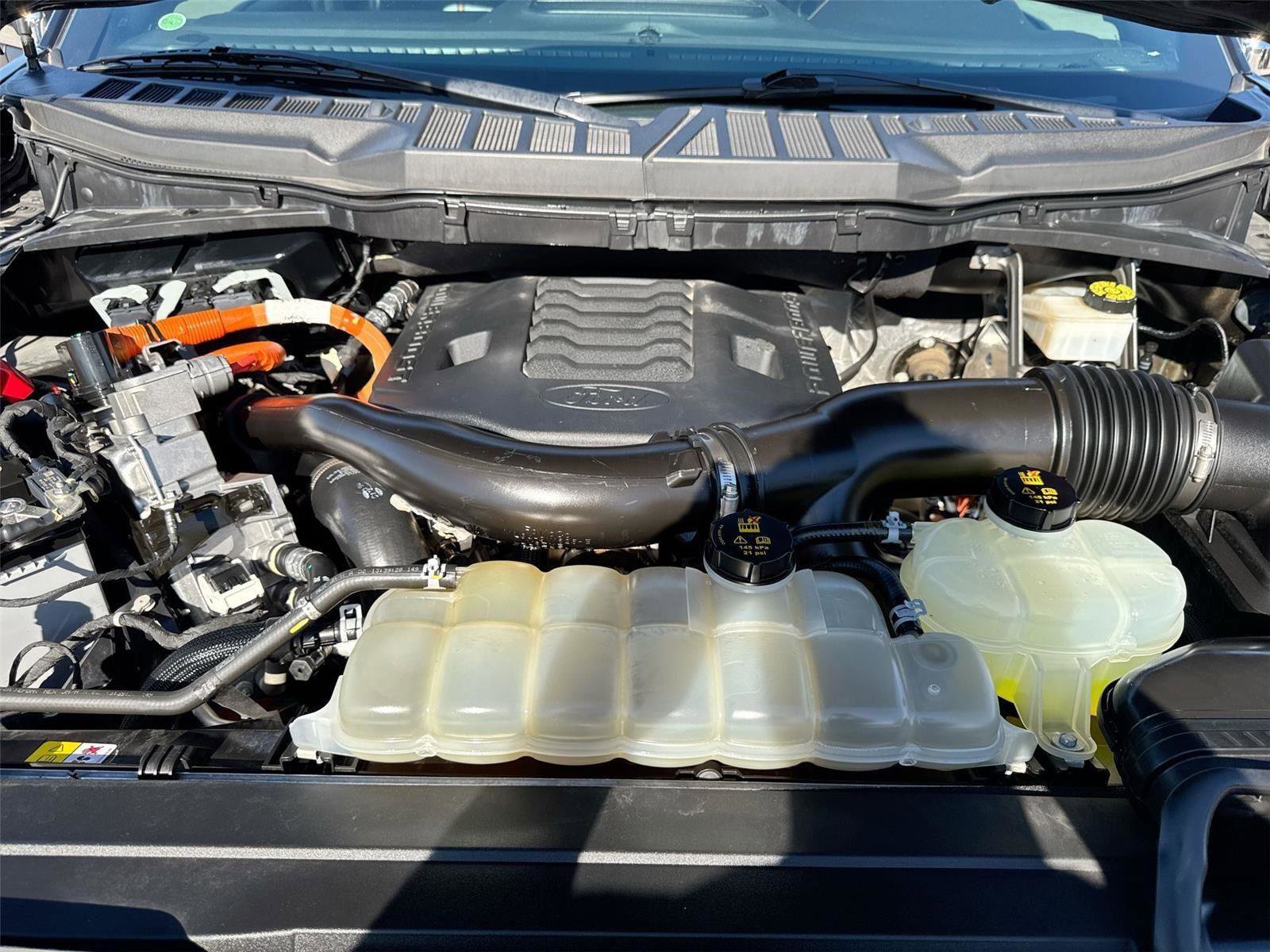 Certified 2021 Ford F150 Platinum w/ Equipment Group 701A High image 18