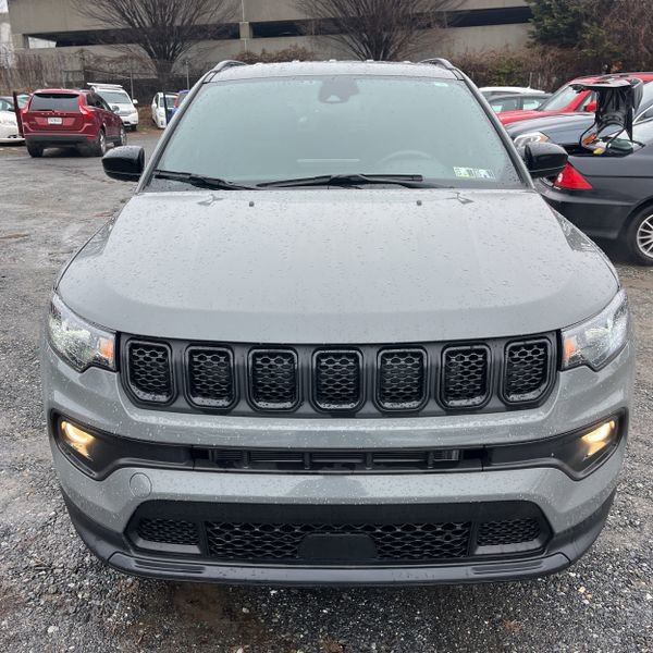 Used 2023 Jeep Compass Latitude image 12