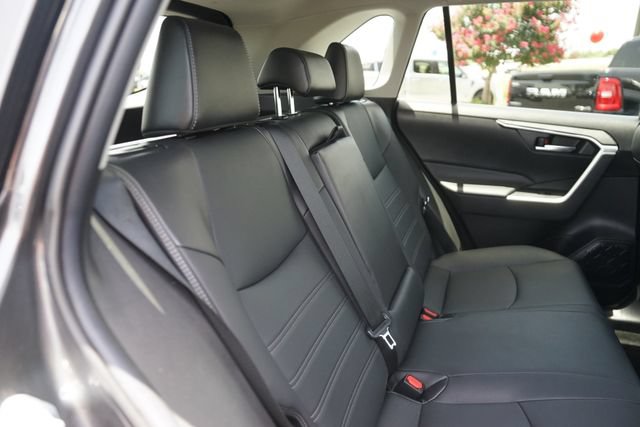 Used 2021 Toyota RAV4 XLE Premium AWD/4WD image 17
