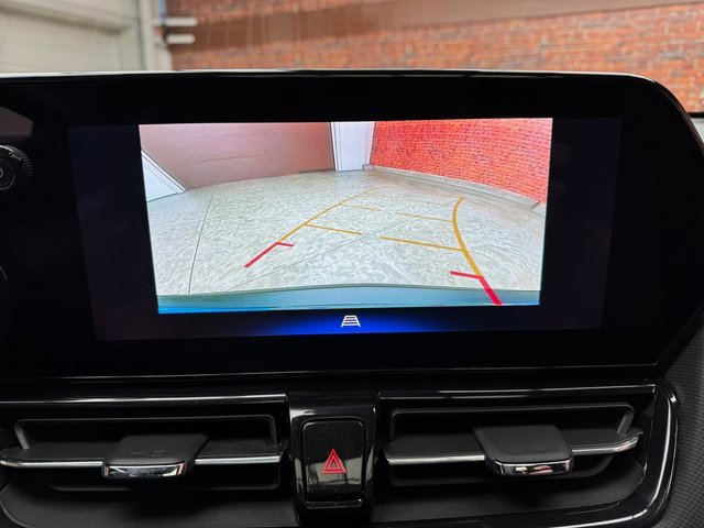 Used 2024 Chevrolet TrailBlazer RS w/ Convenience Package image 21