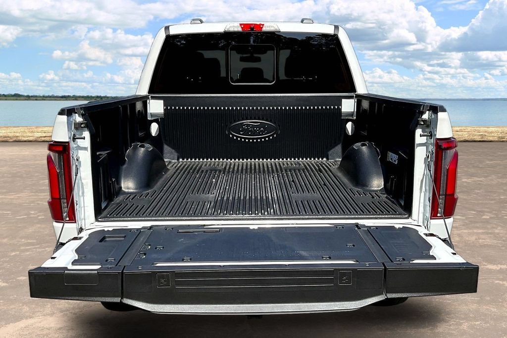 Certified 2025 Ford F150 Platinum w/ FX4 Off-Road Package AWD/4WD image 9