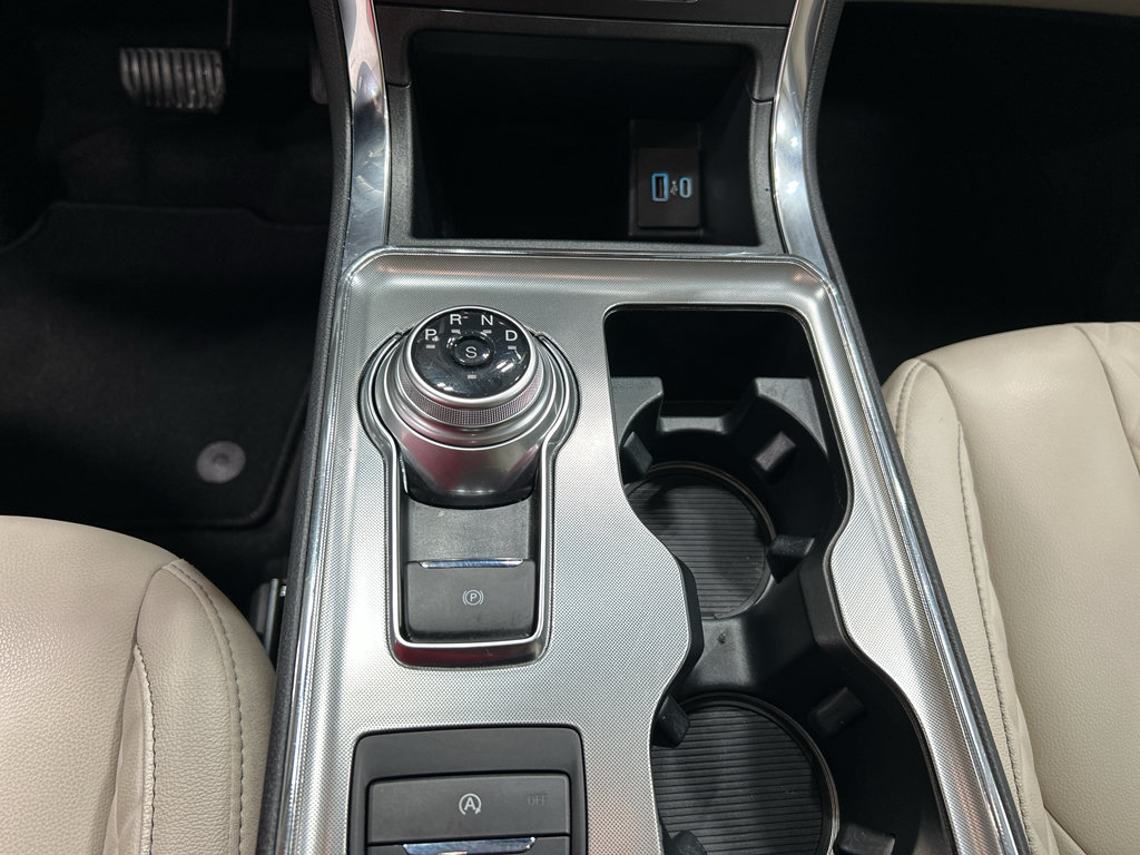 Certified 2024 Ford Edge Titanium AWD/4WD image 15