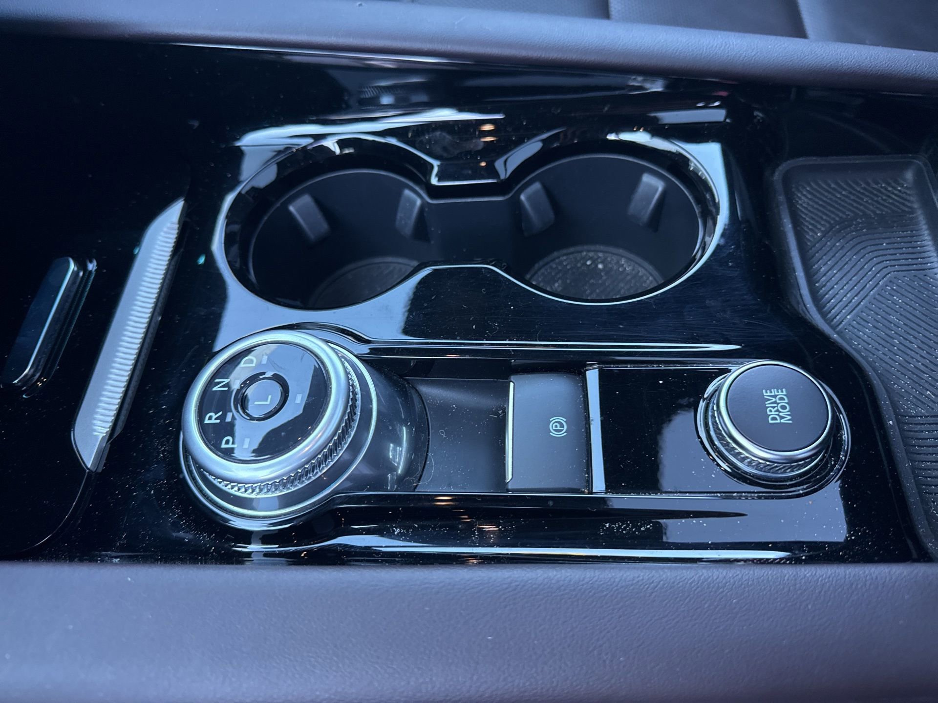 Certified 2025 Ford Explorer Platinum w/ LUX Leather Package image 21