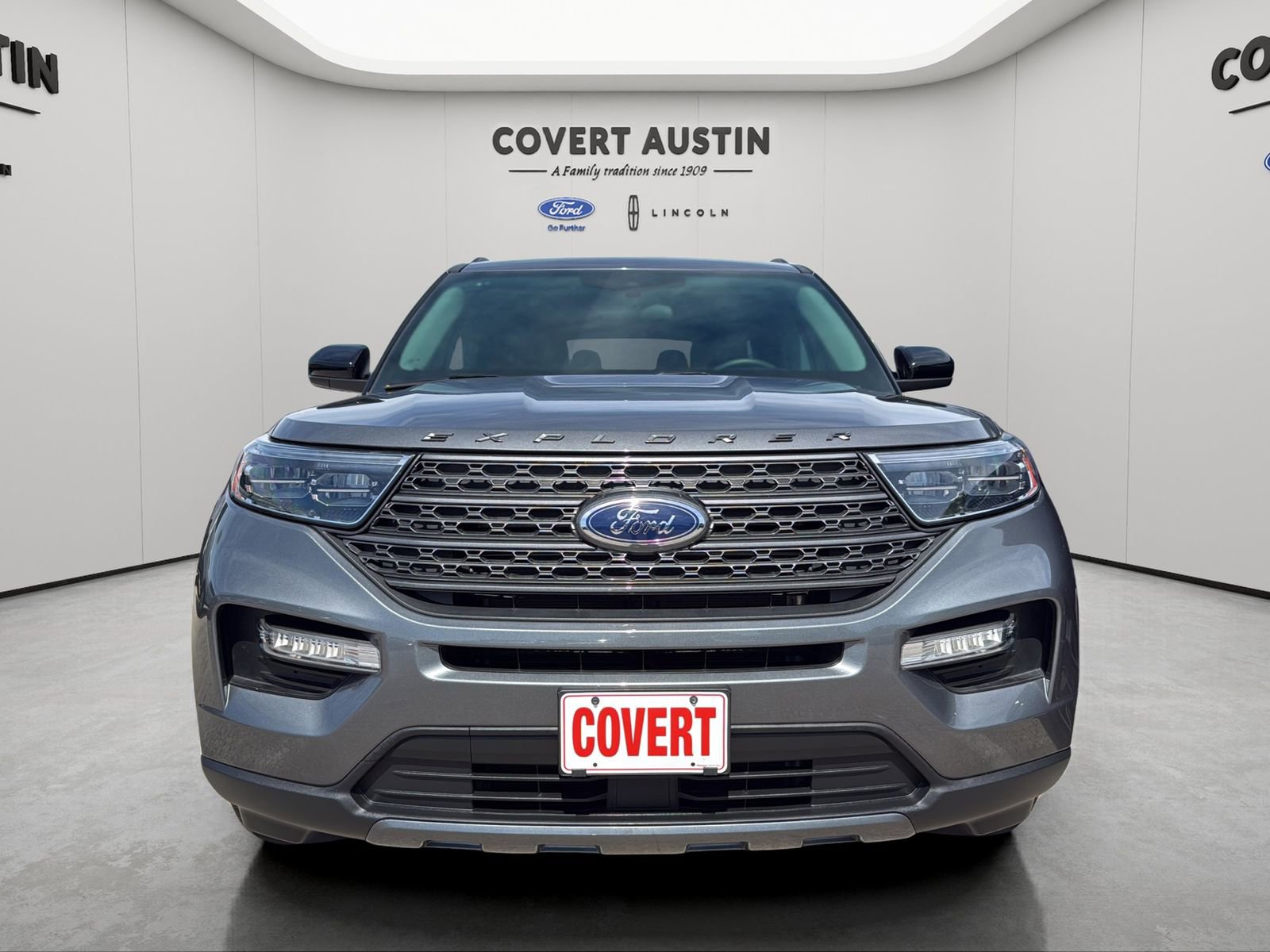 Certified 2023 Ford Explorer XLT w/ Equipment Group 202A RWD image 8