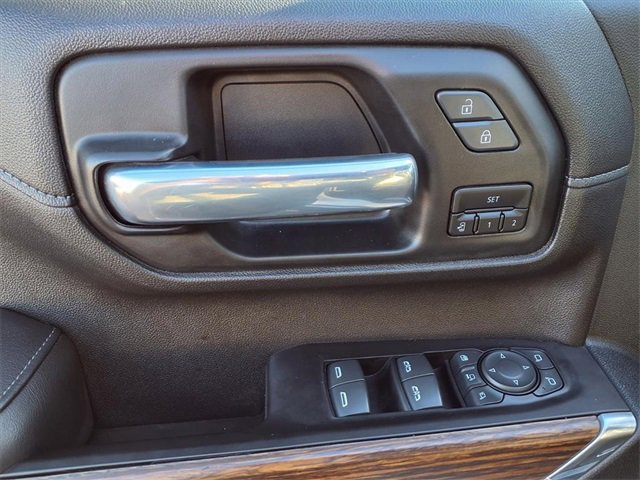 Used 2020 Chevrolet Silverado 2500 High Country w/ Technology Package image 16