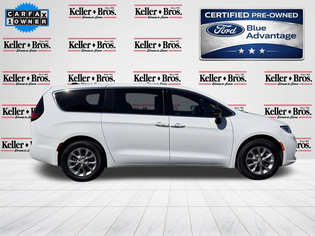 Used 2026 Chrysler Pacifica Limited AWD/4WD image 8