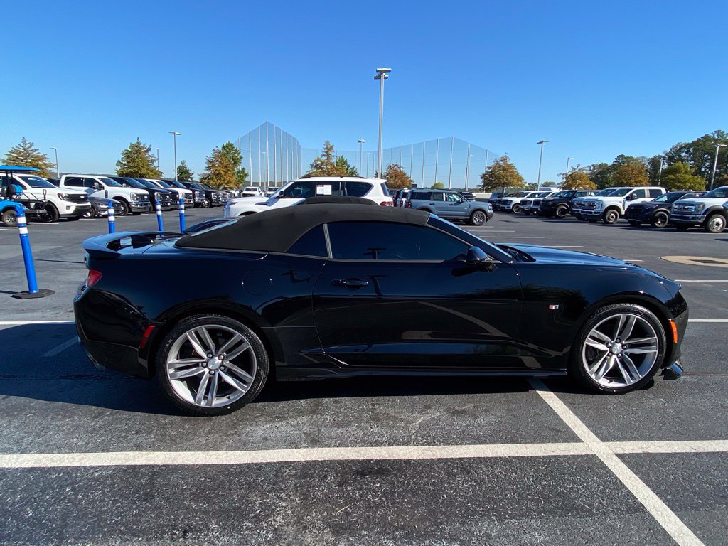 Used 2017 Chevrolet Camaro LT w/ Technology Package RWD image 8