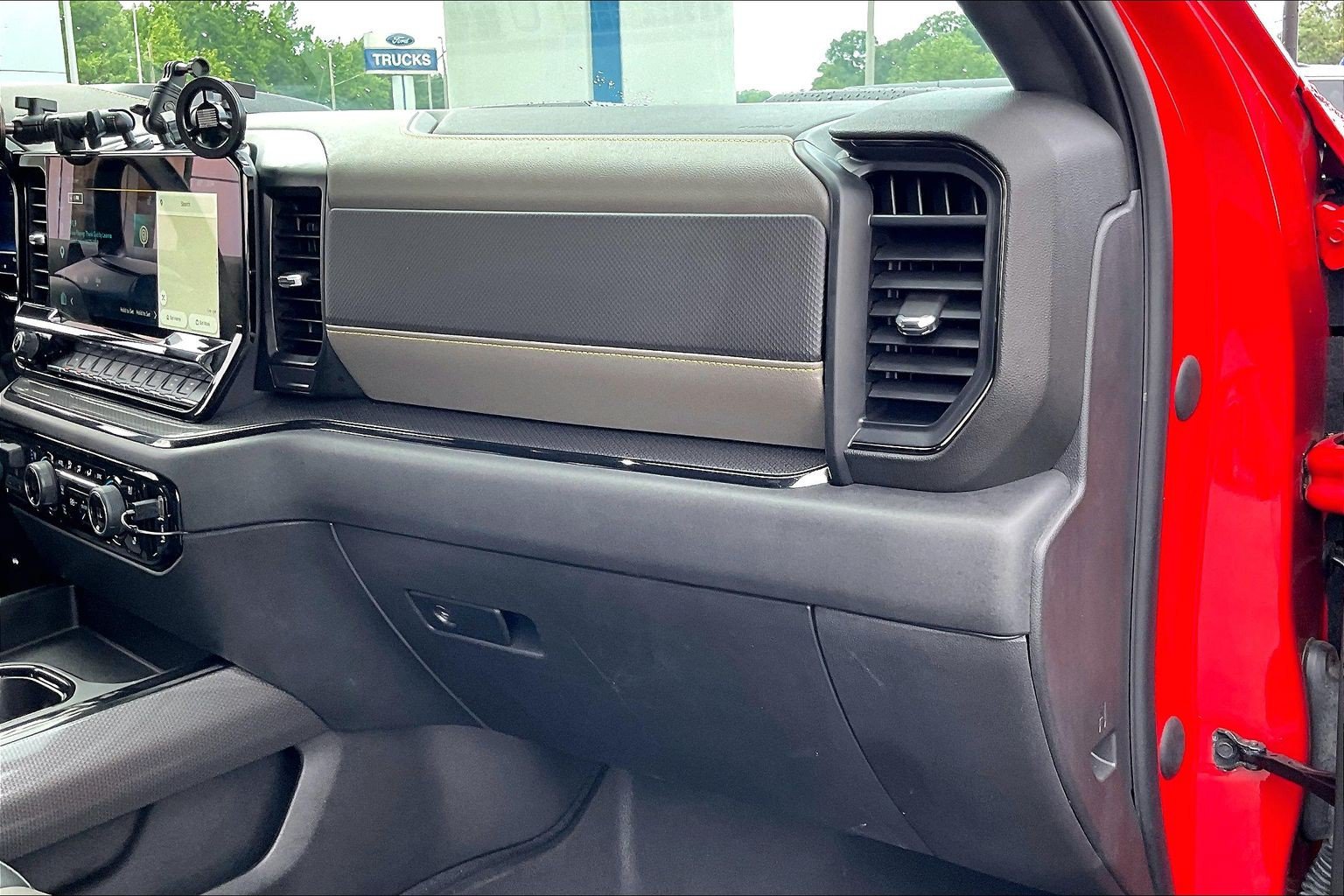 Used 2022 Chevrolet Silverado 1500 ZR2 w/ Technology Package AWD/4WD image 15