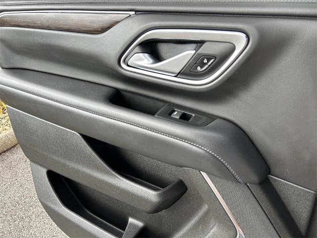 Used 2022 Chevrolet Suburban Z71 image 18