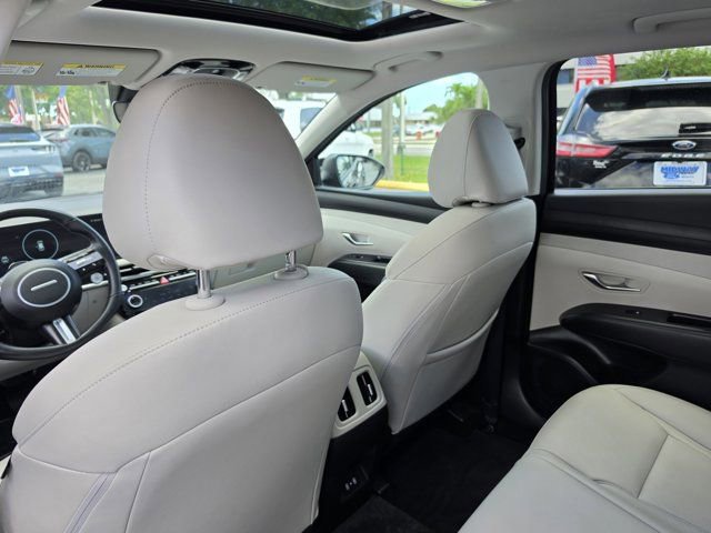 Used 2025 Hyundai Tucson SEL FWD image 14