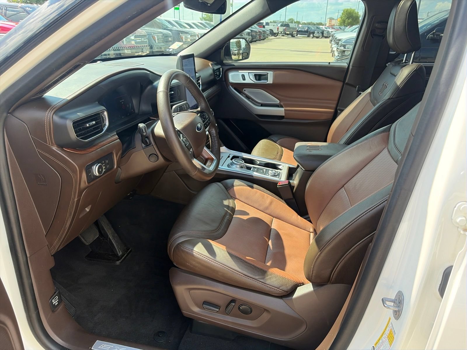 Certified 2022 Ford Explorer King Ranch w/ Technology Package AWD/4WD image 12