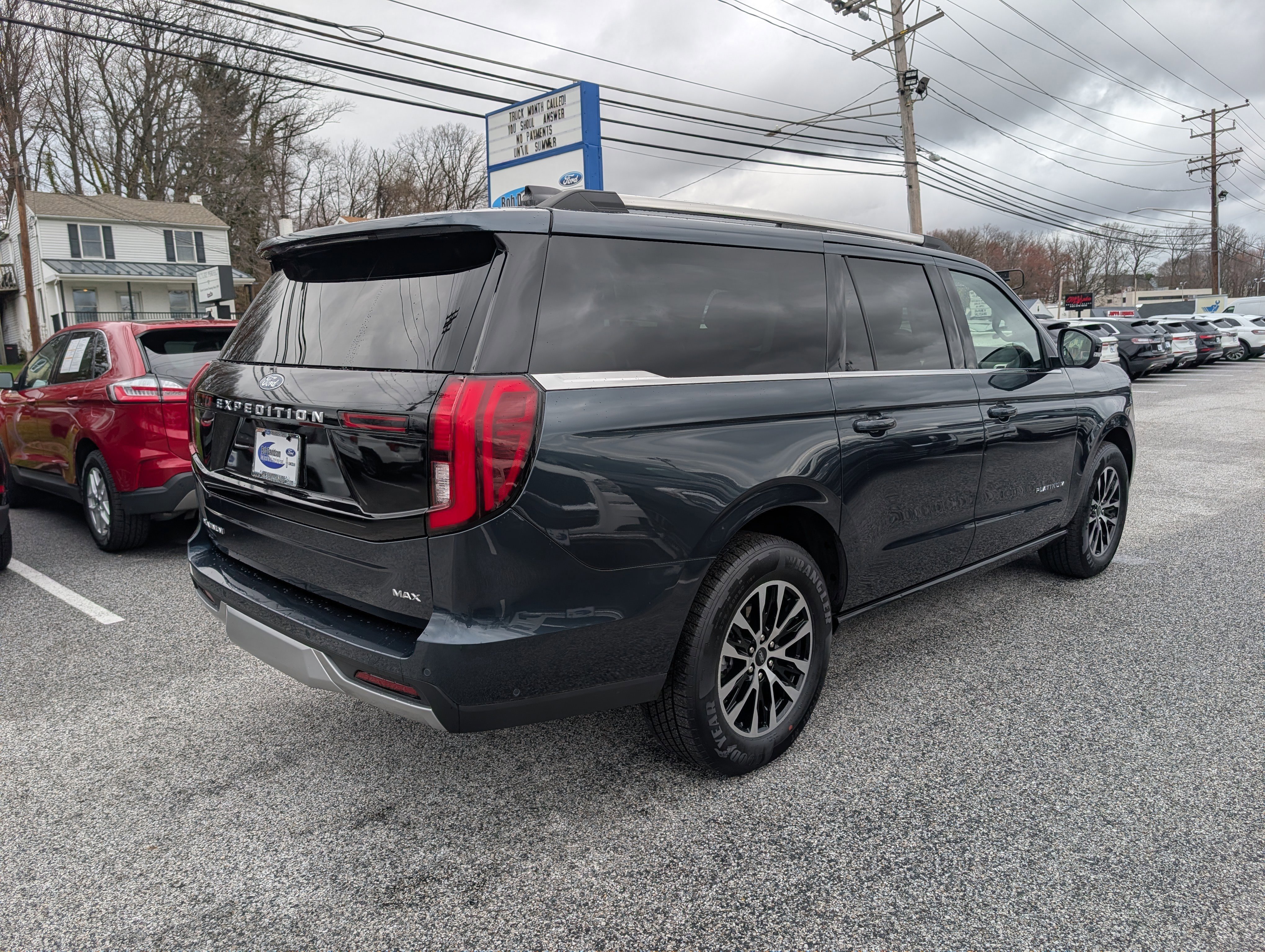 Certified 2025 Ford Expedition Max Platinum image 4