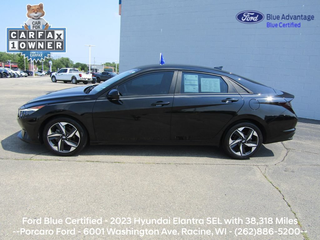 Used 2023 Hyundai Elantra SEL w/ Convenience Package FWD image 2