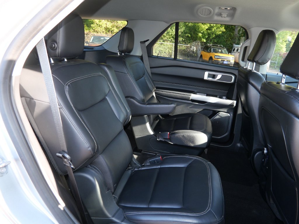Certified 2020 Ford Explorer XLT w/ Equipment Group 202A AWD/4WD image 14