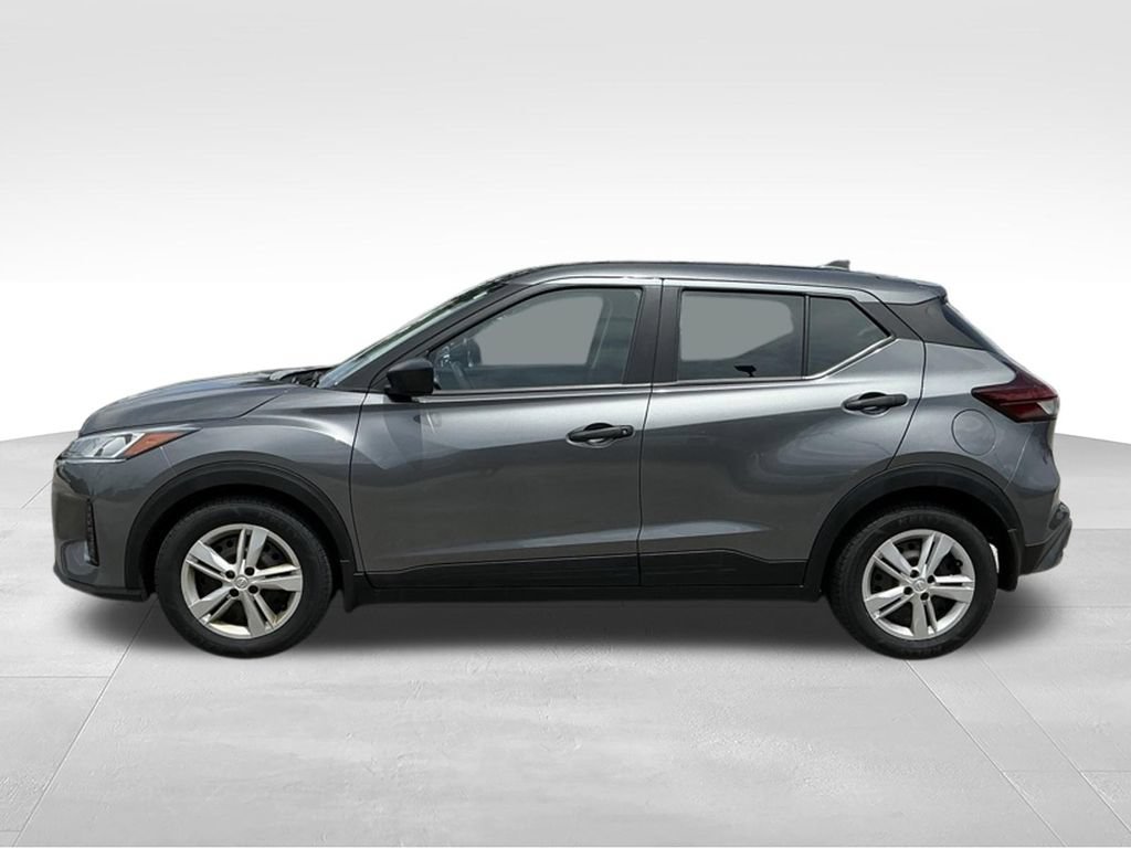 Used 2023 Nissan Kicks S FWD image 3