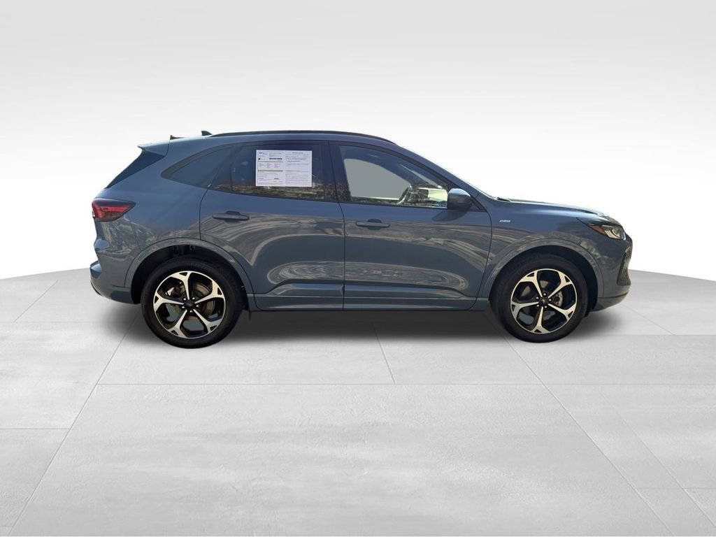 Certified 2023 Ford Escape ST-Line Select w/ Tech Pack #1 image 6