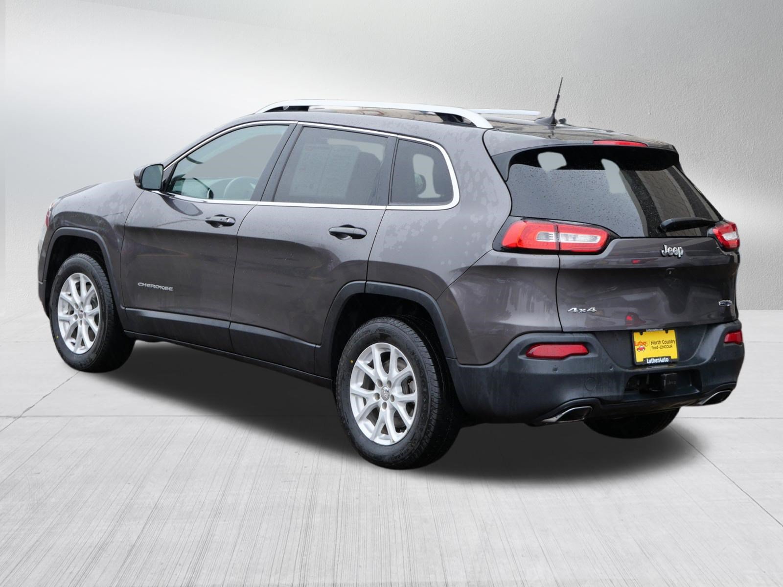 Used 2018 Jeep Cherokee Latitude Plus w/ Comfort/Convenience Group AWD/4WD image 5