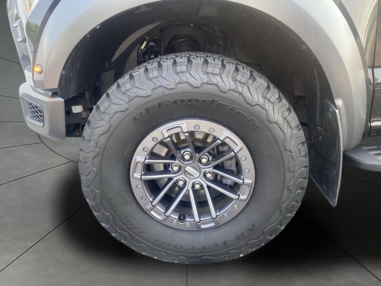 Certified 2019 Ford F150 Raptor w/ Equipment Group 802A Luxury AWD/4WD image 9