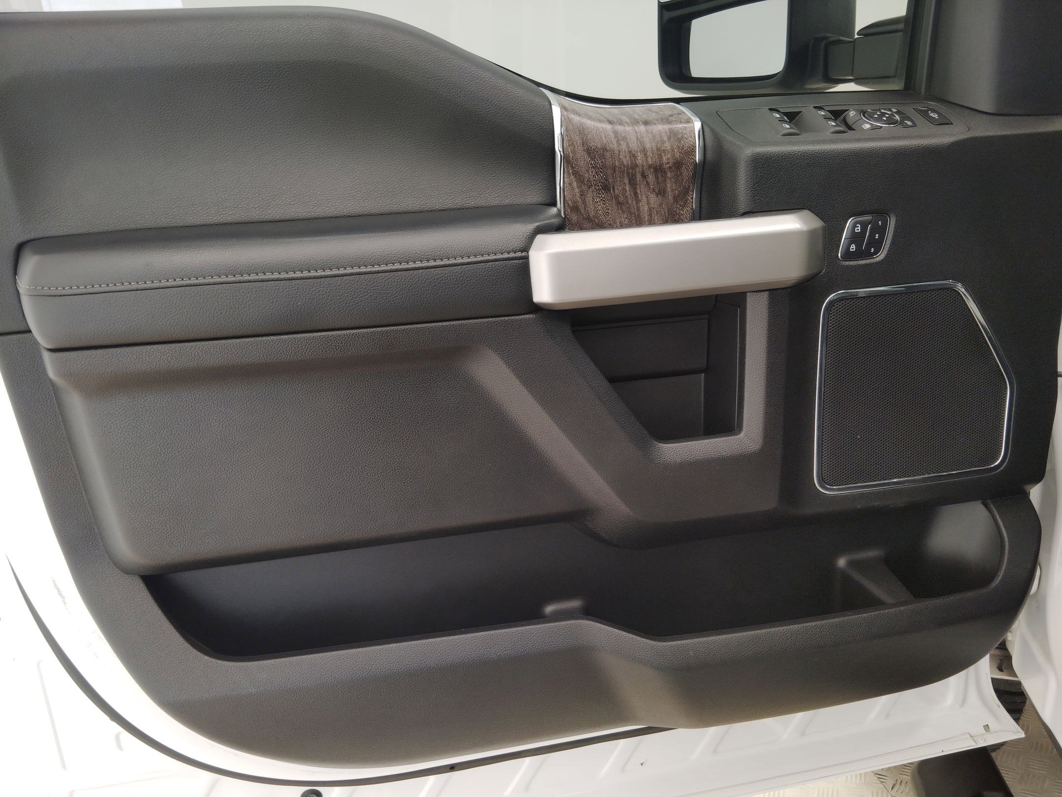 Certified 2017 Ford F250 Lariat w/ Lariat Value Package image 13