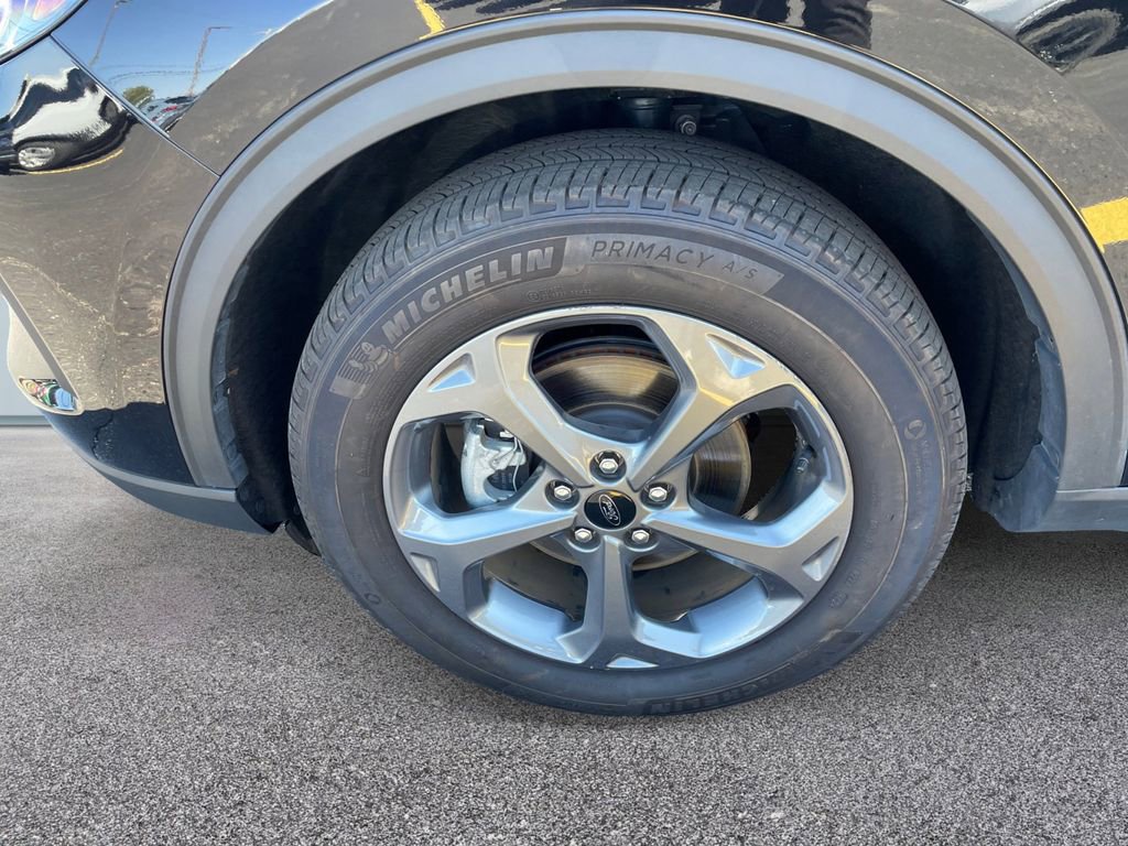 Certified 2025 Ford Escape ST-Line image 12