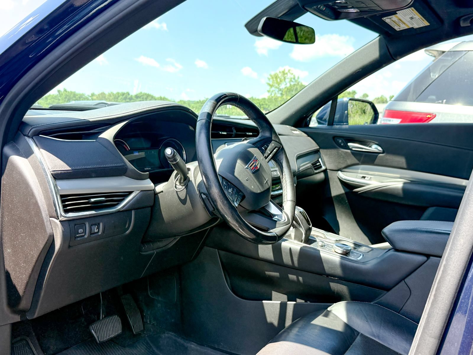 Used 2019 Cadillac XT4 Premium Luxury AWD/4WD image 10