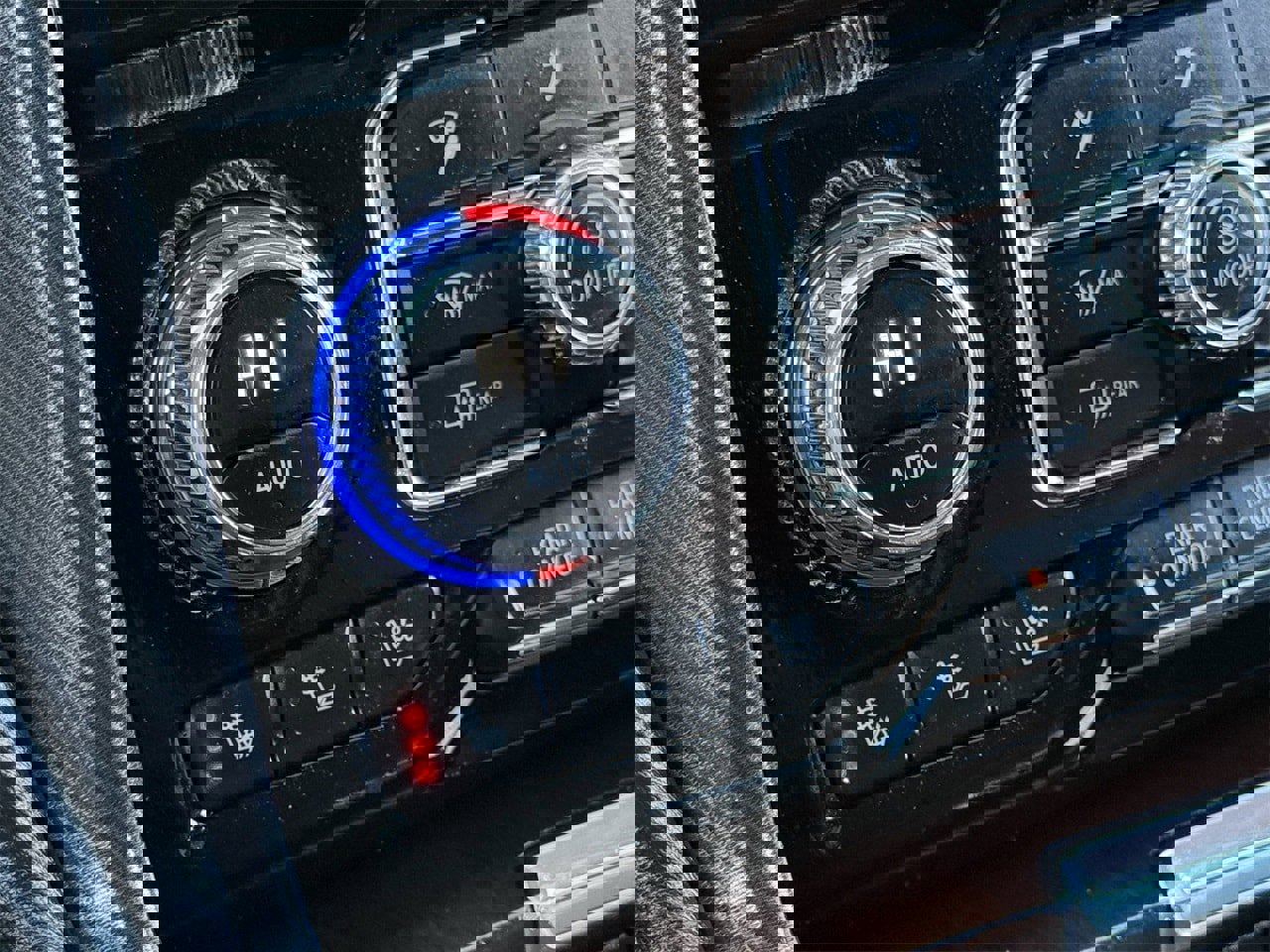 Used 2023 GMC Yukon Denali Ultimate image 21