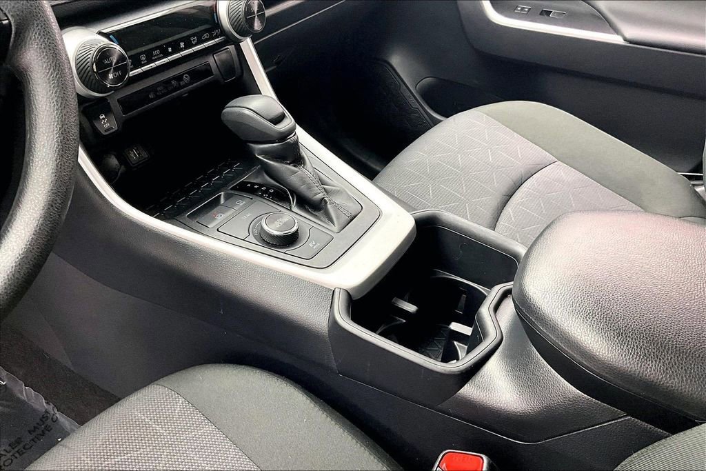 Used 2025 Toyota RAV4 XLE AWD/4WD image 15