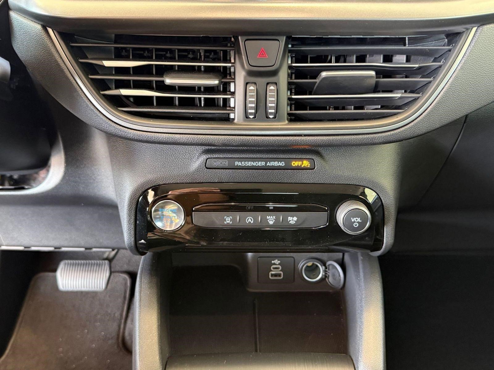 Certified 2025 Ford Escape Active w/ Tech Pack #1 FWD image 30