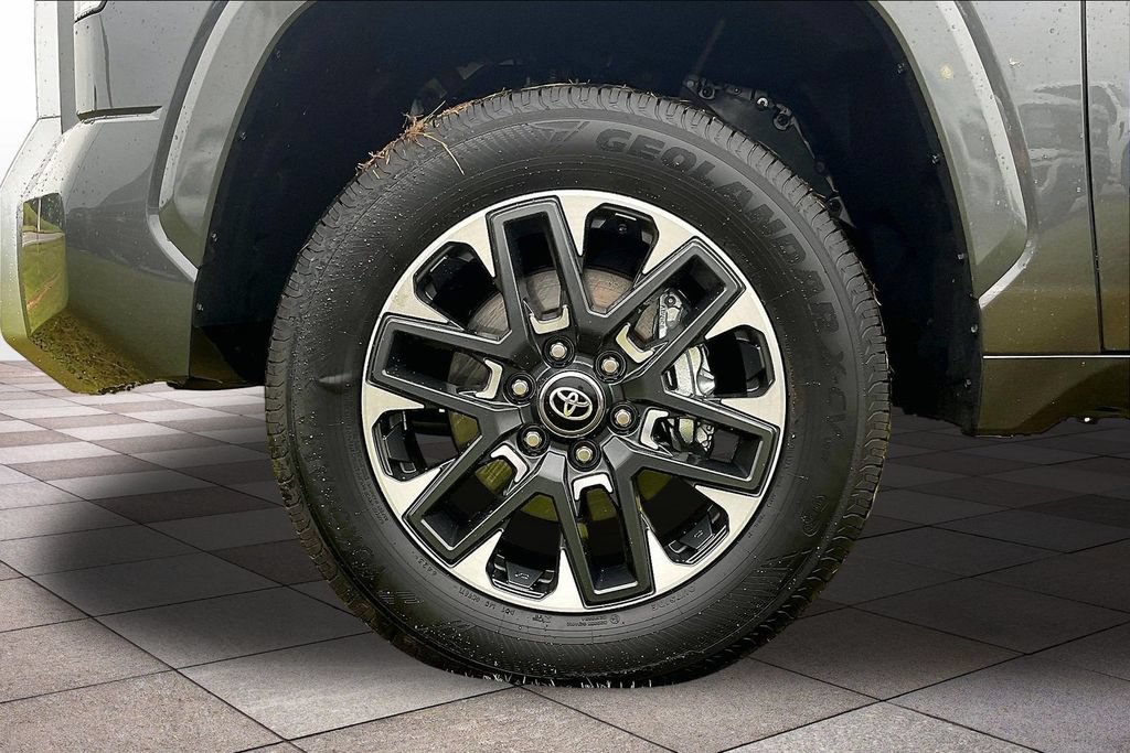 Used 2026 Toyota Tundra Limited AWD/4WD image 9