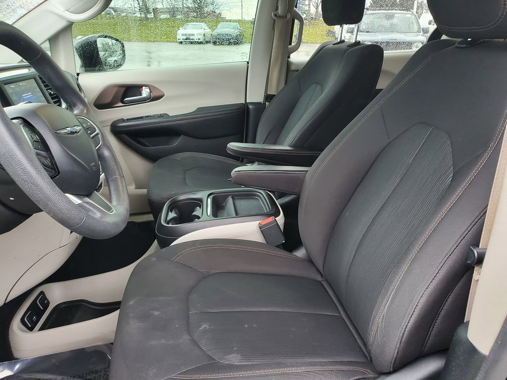 Used 2018 Chrysler Pacifica Touring Plus image 14