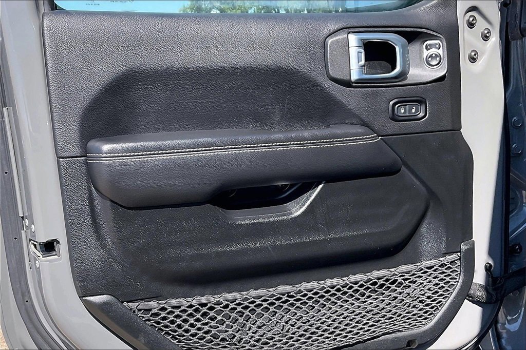 Used 2021 Jeep Gladiator Overland w/ Popular Equipment Package image 17