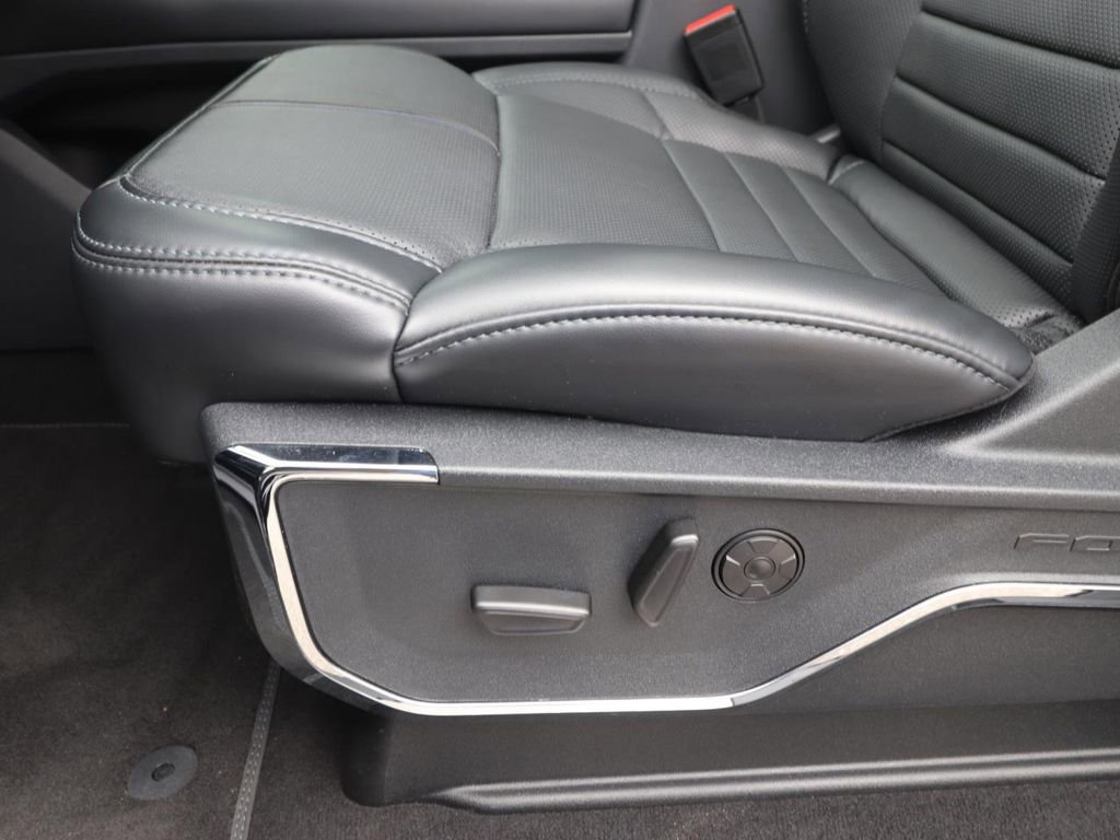 Certified 2026 Ford F350 Platinum AWD/4WD image 18