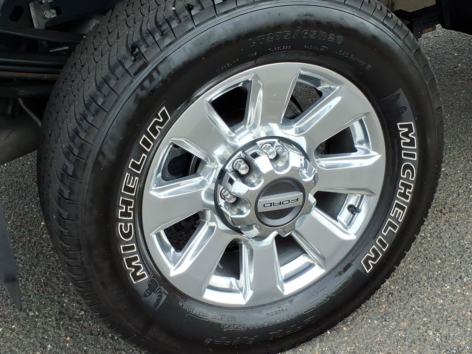 Certified 2022 Ford F350 Platinum w/ FX4 Off-Road Package AWD/4WD image 7