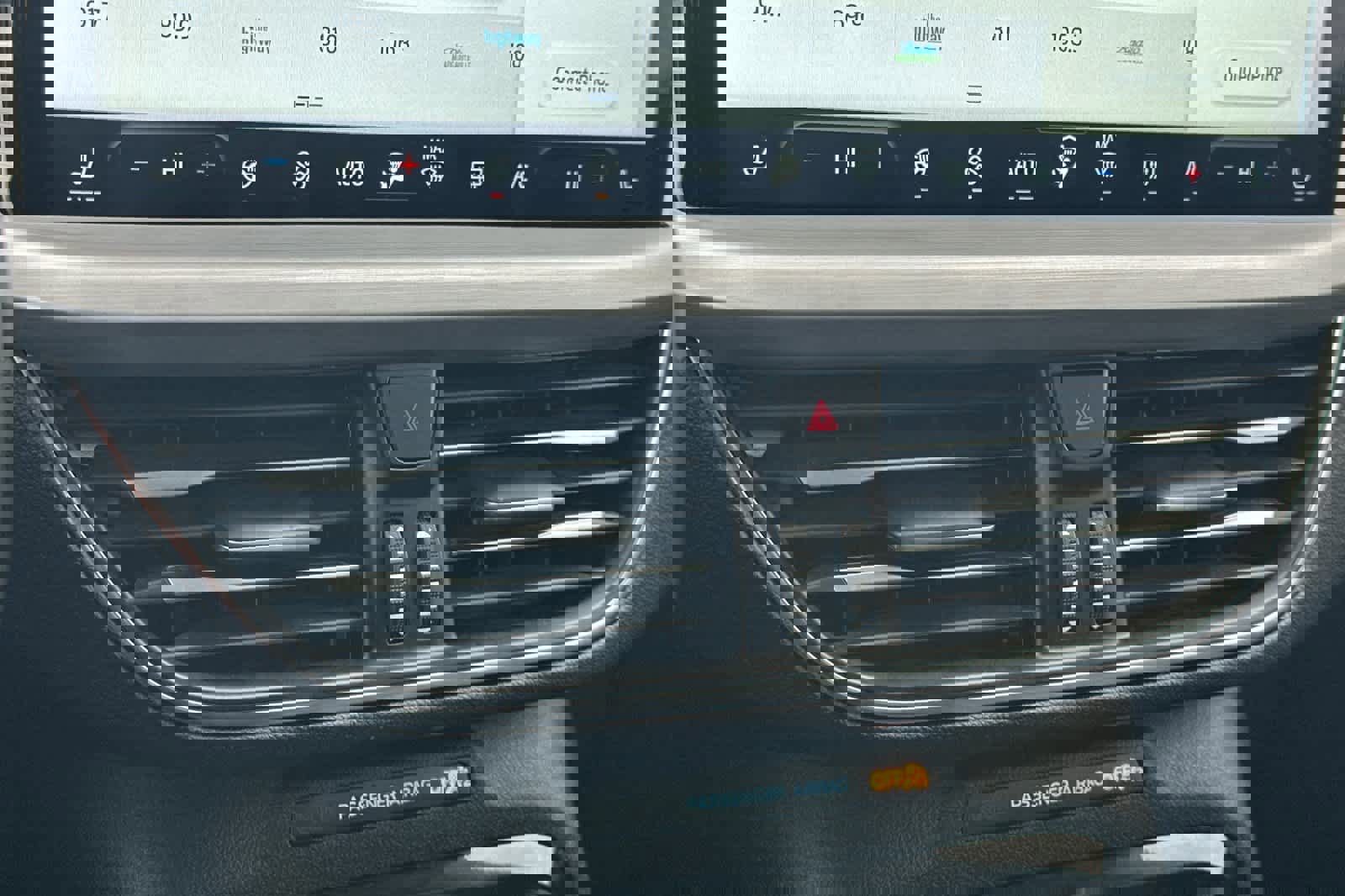 Certified 2025 Ford Escape Platinum image 20