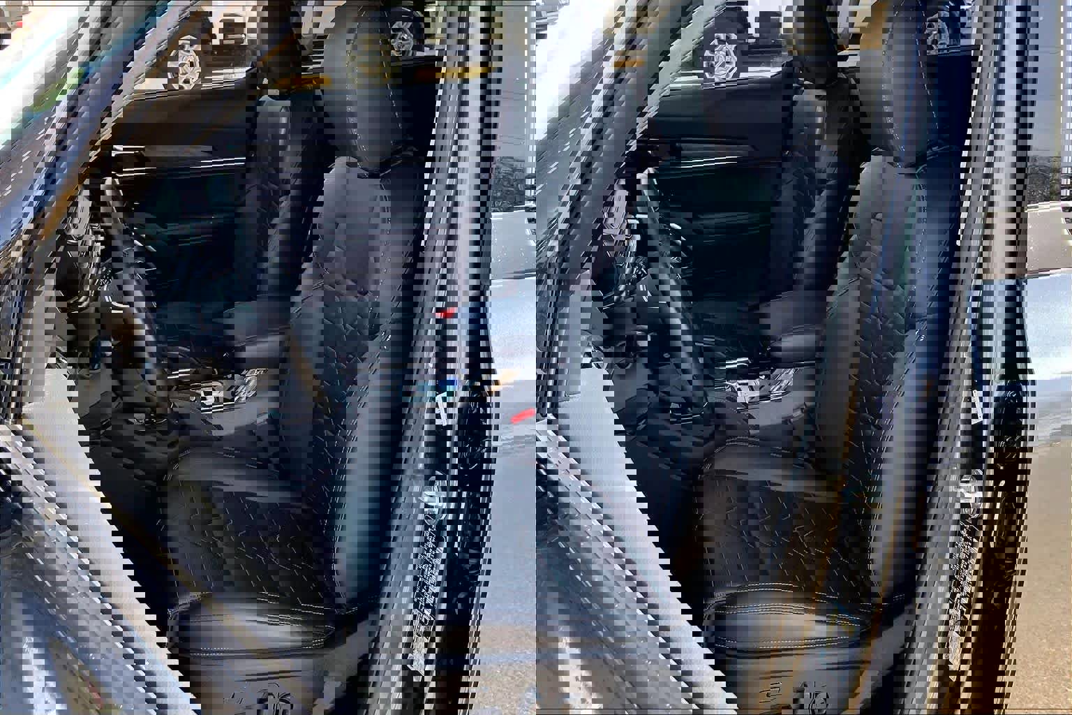 Used 2022 Kia Telluride SX w/ SX Prestige Package image 9