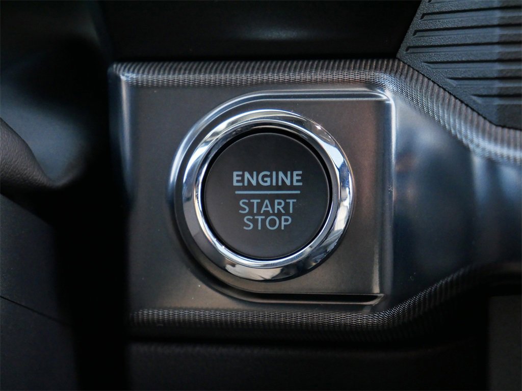 Certified 2025 Ford F150 Lariat w/ Equipment Group 502A High image 27