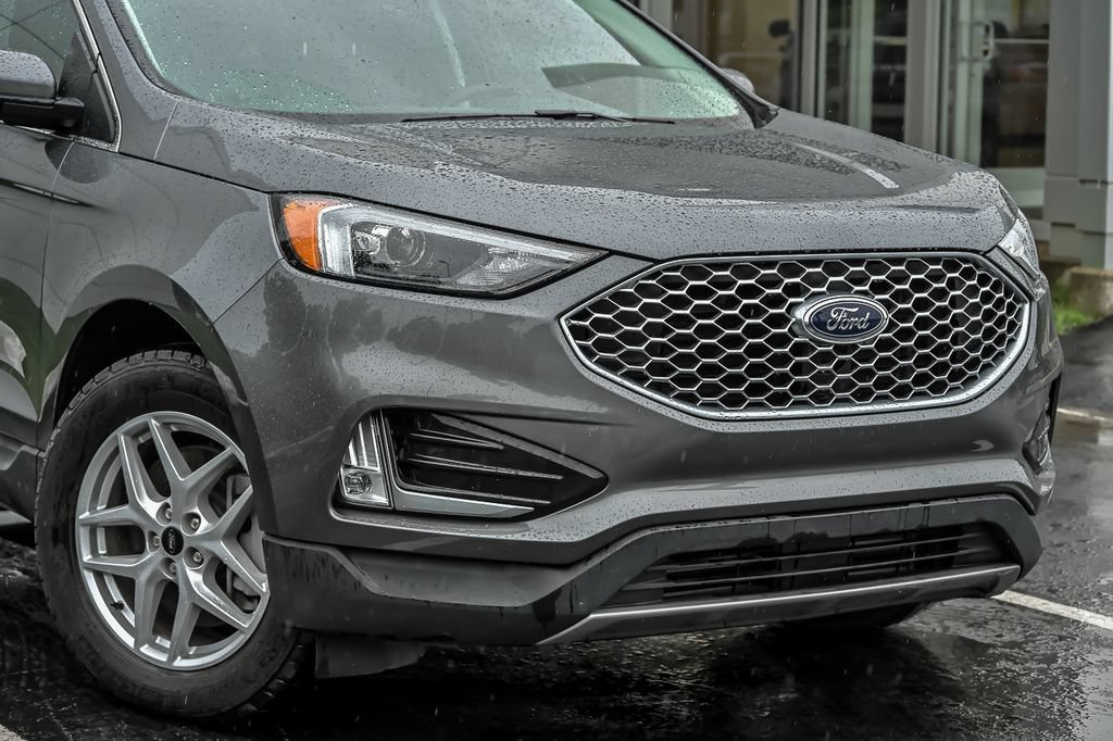 Certified 2024 Ford Edge SEL w/ Convenience Package AWD/4WD image 2