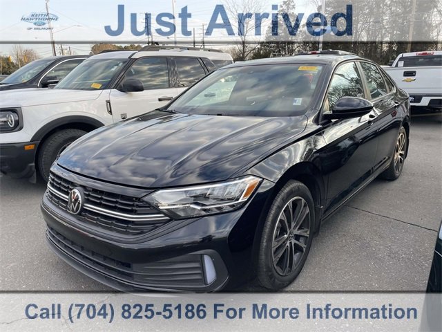 Used 2023 Volkswagen Jetta Sport image 3