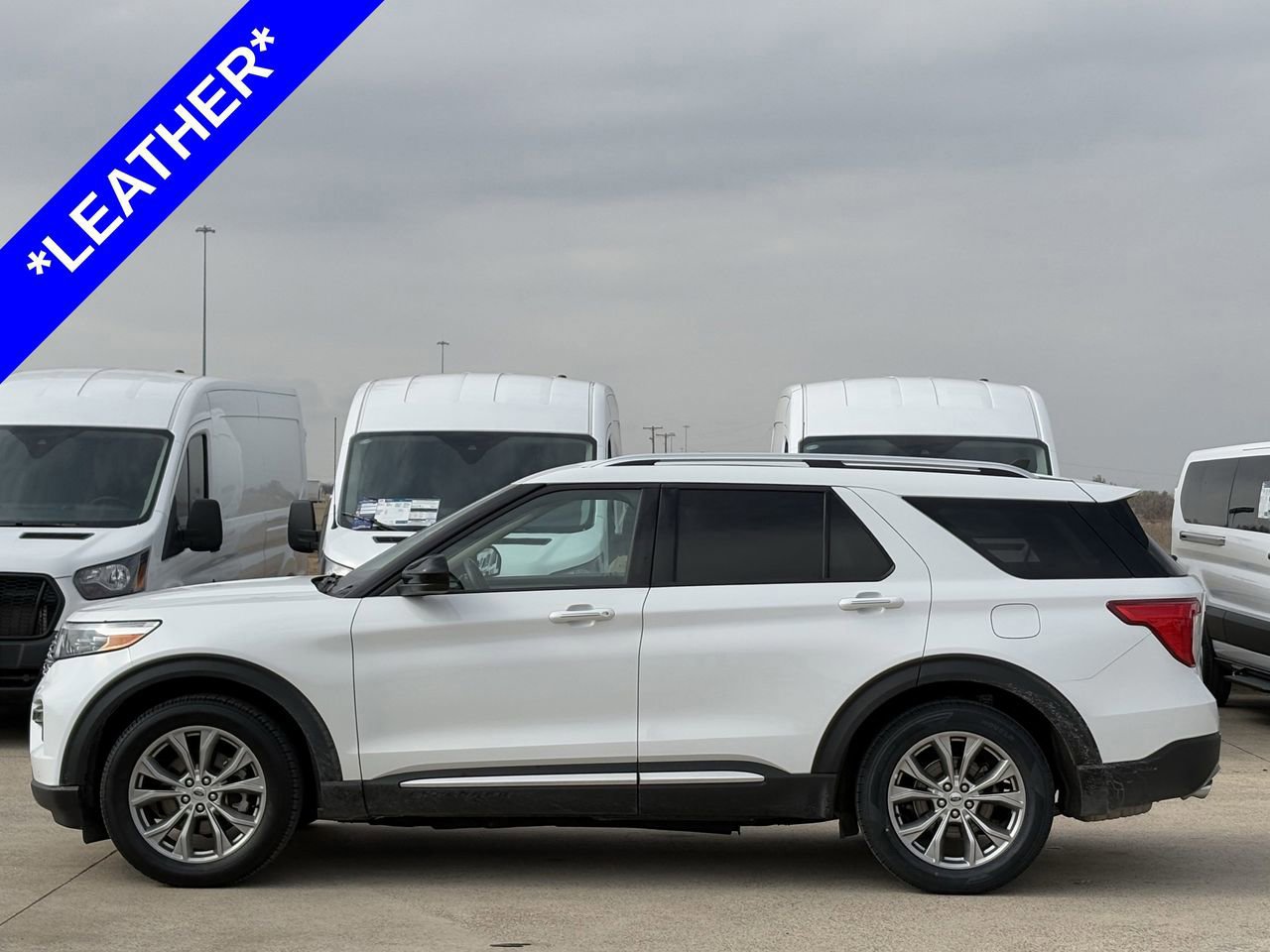 Certified 2023 Ford Explorer Limited image 3