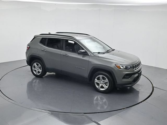 Used 2024 Jeep Compass Latitude AWD/4WD image 40